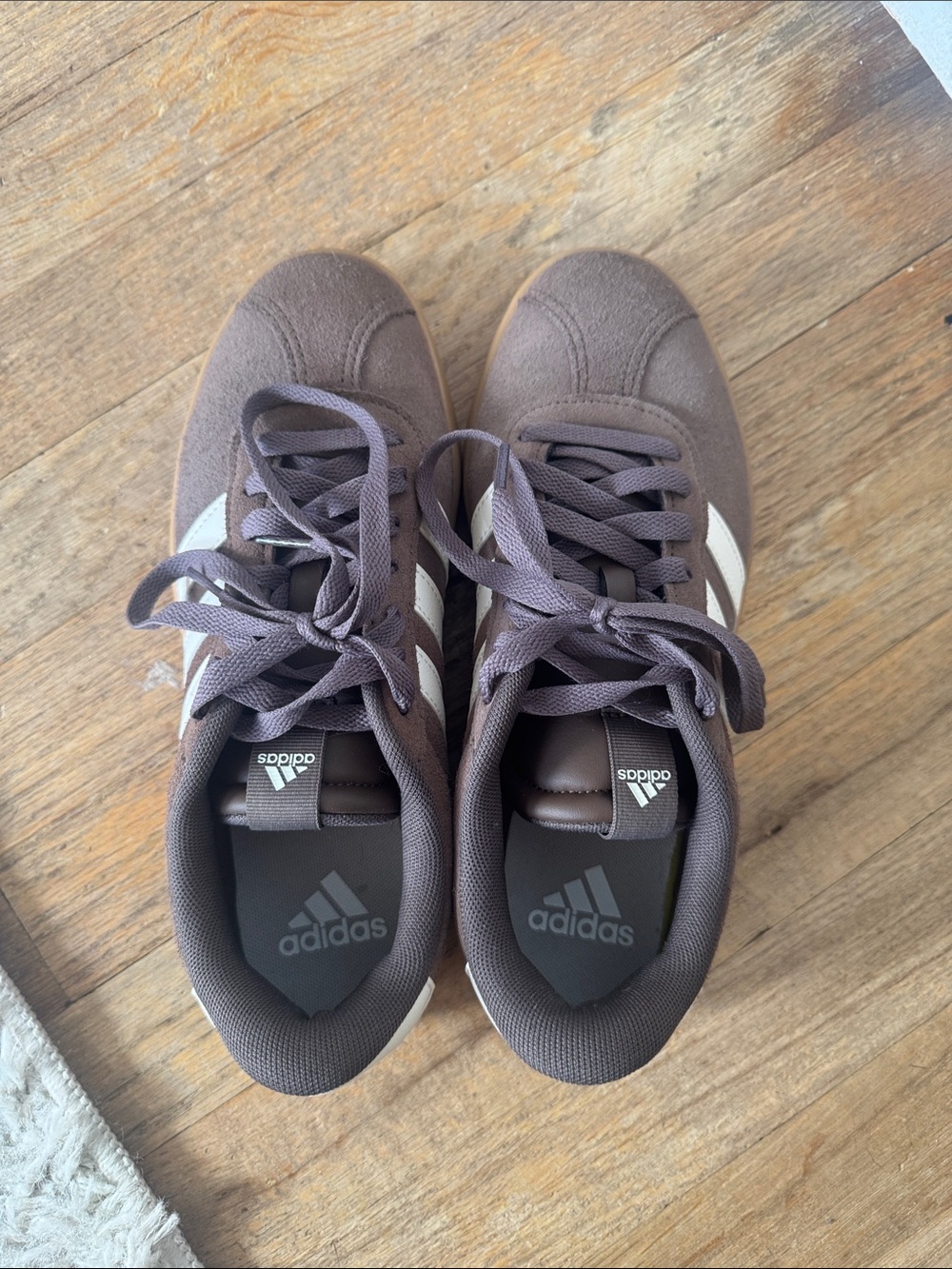 Adidas - Picture 2 of 3